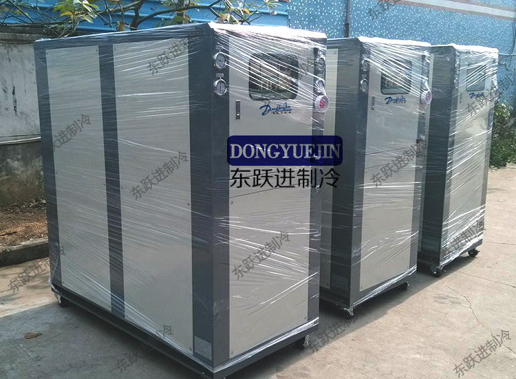 水冷式冷水機(jī) 水冷式冷水機(jī)